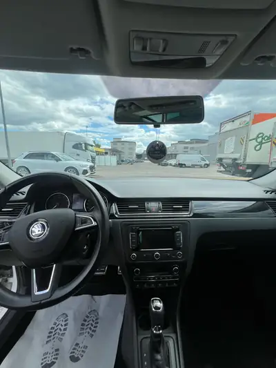 Skoda Rapid 1.4 TSI Ambition DSG — Break pratique, moteur performant, état impeccable — Miniatura 7