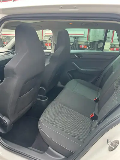 Skoda Rapid 1.4 TSI Ambition DSG — Break pratique, moteur performant, état impeccable — Miniatura 10