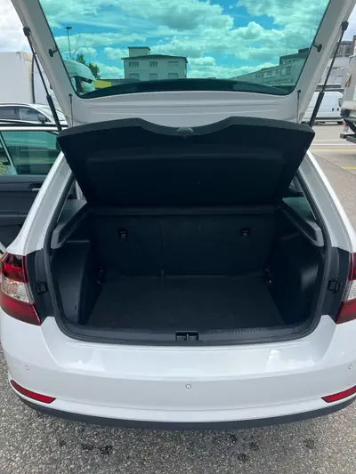 Skoda Rapid 1.4 TSI Ambition DSG — Break pratique, moteur performant, état impeccable — Miniatura 11