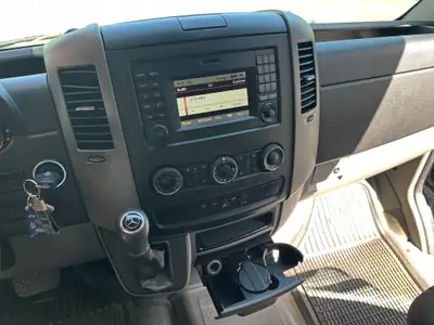 Mercedes-Benz Sprinter 2.2 CDI 129 cv — Utilitaire polyvalent, 98 500 km, 8 places — détail