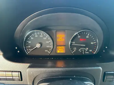 Mercedes-Benz Sprinter 2.2 CDI 129 cv — Utilitaire polyvalent, 98 500 km, 8 places — Miniature 8