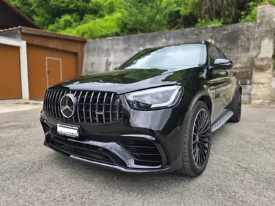 Mercedes-Benz GLC 63 S AMG — 510 ch, Pack carbone et attelage, intérieur cuir noir premium — Außenansicht