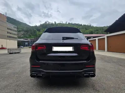 Mercedes-Benz GLC 63 S AMG — 510 ch, Pack carbone et attelage, intérieur cuir noir premium — Detail
