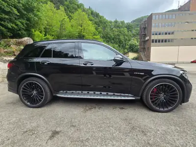 Mercedes-Benz GLC 63 S AMG — 510 ch, Pack carbone et attelage, intérieur cuir noir premium — Innenraum