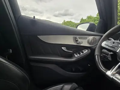 Mercedes-Benz GLC 63 S AMG — 510 ch, Pack carbone et attelage, intérieur cuir noir premium — Miniatur 10