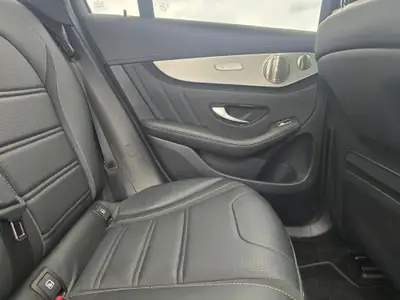 Mercedes-Benz GLC 63 S AMG — 510 ch, Pack carbone et attelage, intérieur cuir noir premium — Miniatur 11