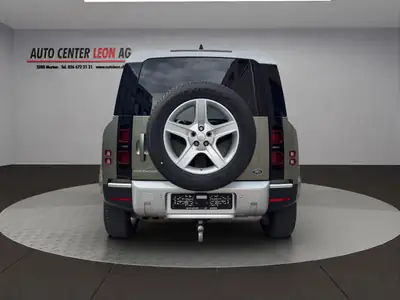 Land Rover Defender 90 3.0D I6 250 — SUV robuste, caméra 360° et attelage renforcé — dashboard