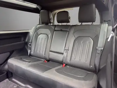 Land Rover Defender 90 3.0D I6 250 — SUV robuste, caméra 360° et attelage renforcé — Thumbnail 13