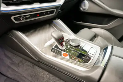 BMW XM50e — SUV hybride rechargeable haute performance, 21500 km seulement — Miniature 10
