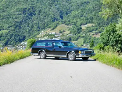Chevrolet Caprice 1978 — Corbillard authentique, 90'798 km, V8 5.7L — vista posteriore