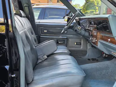 Chevrolet Caprice 1978 — Corbillard authentique, 90'798 km, V8 5.7L — Miniatura 10