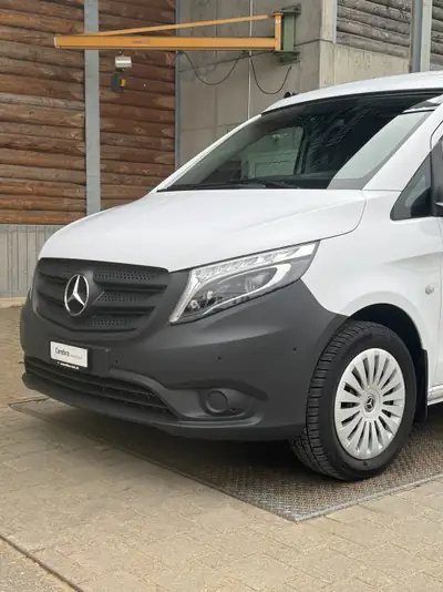 Mercedes-Benz Vito Marco Polo Activity 250 d 4M — Camping-car compact, 4 roues motrices, état impeccable — tableau de bord