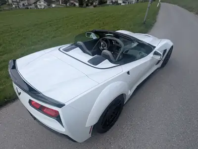 Chevrolet Corvette C7 Stingray Cabrio Z51 — Muscle car légendaire, kit carrosserie et jantes forgées — dettaglio