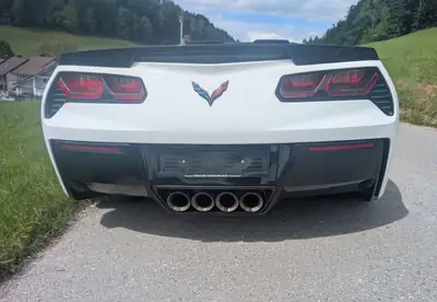 Chevrolet Corvette C7 Stingray Cabrio Z51 — Muscle car légendaire, kit carrosserie et jantes forgées — interni
