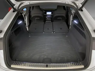 Audi SQ8 TFSI Quattro — SUV haute performance 508 ch, 11'000 km seulement — intérieur