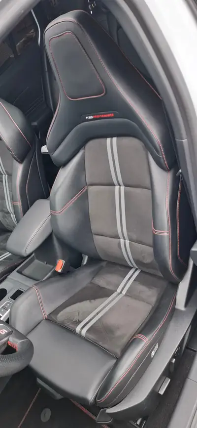 Ford Focus 2.3 EcoBoost ST X — Break sportif, 280 ch, toit ouvrant panoramique — Miniatura 12