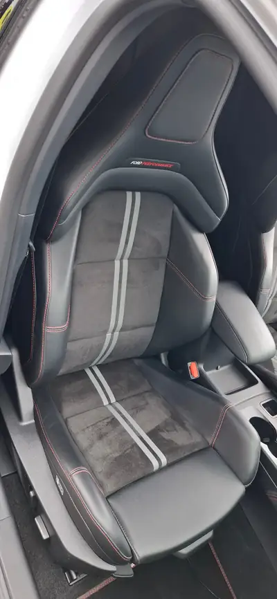 Ford Focus 2.3 EcoBoost ST X — Break sportif, 280 ch, toit ouvrant panoramique — Miniatura 13