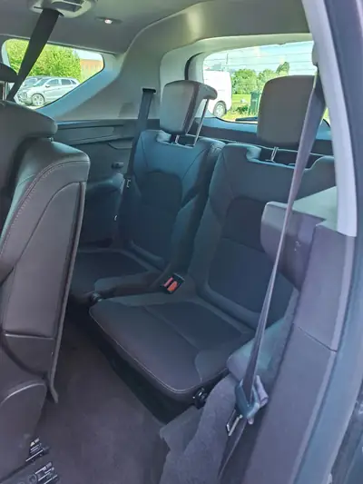 Renault Espace 1.8 TCe 225 — 7 places, toit panoramique, équipement premium — detail