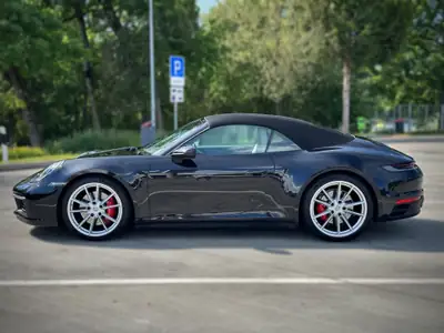 Porsche 911 4S Cabriolet — Sportive décapotable, 450 ch et seulement 44'000 km — interni