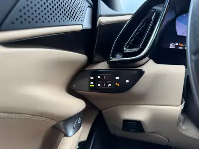 Ferrari Roma 3.9 V8 T — Coupé sportif 4 places, 620 ch, garantie Ferrari 2 ans — Miniatur 25