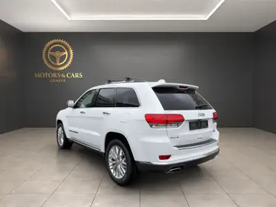 Jeep Grand Cherokee 3.0 CRD Summit — 4×4 robuste, caméra et toit ouvrant — arrière