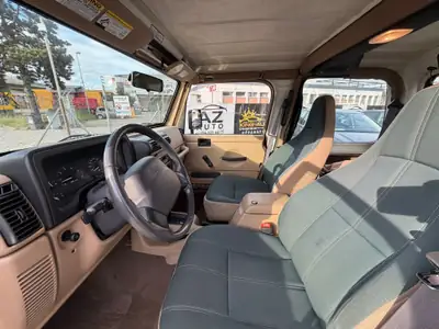 Jeep Wrangler 4.0 Sahara Hardtop — Légende tout-terrain, expertise du jour — Miniatur 10