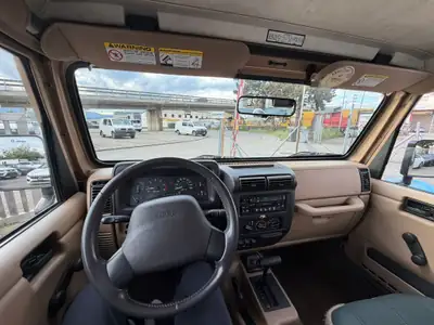 Jeep Wrangler 4.0 Sahara Hardtop — Légende tout-terrain, expertise du jour — Miniatur 14