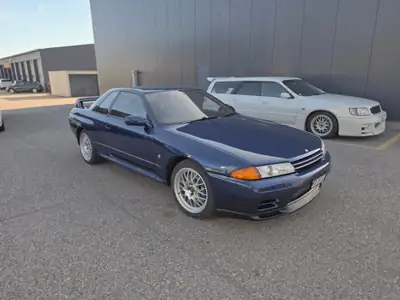 Nissan Skyline R32 GT-R — Légende japonaise, 280 ch et transmission manuelle — Seitenansicht