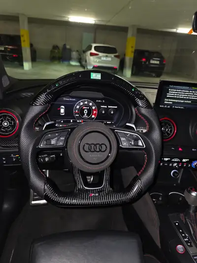 Audi RS3 2.5 T FSI Quattro — Berline sportive 400 ch, Facelift sans filtre à particules — Armaturenbrett