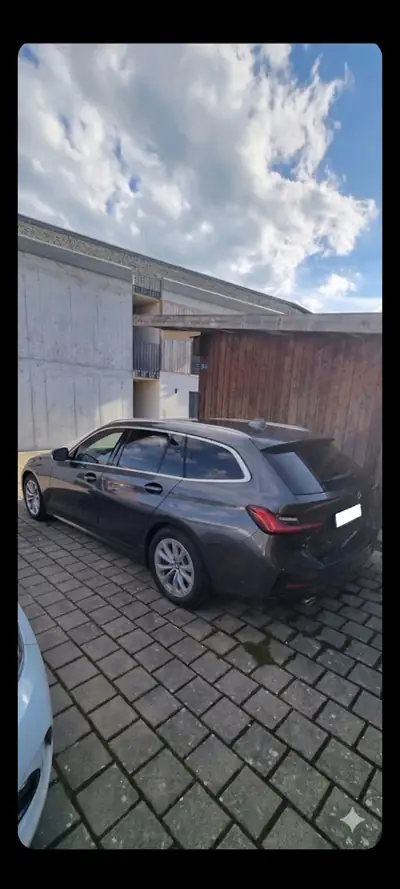 BMW 318d Touring — Berline familiale efficient, révision complète, freins neufs — côté
