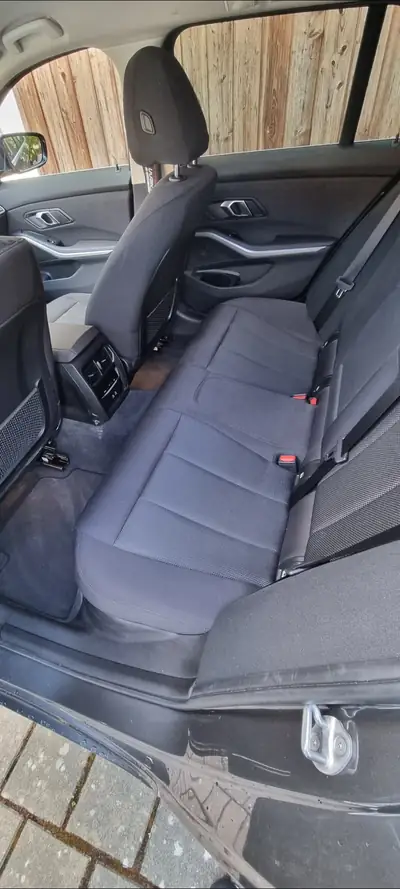 BMW 318d Touring — Berline familiale efficient, révision complète, freins neufs — intérieur