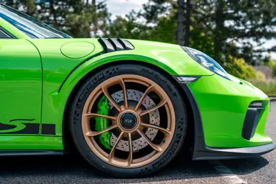 Porsche 911 991.2 GT3 RS Weissach — Superbe coupé sport vert, 14 500 km, garantie jusqu'à 2028 — Miniature 9