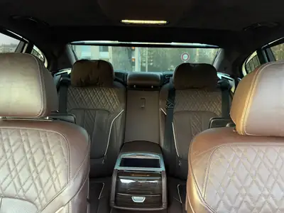 BMW 740d xDrive — Berline de prestige diesel, état impeccable et équipement complet — Thumbnail 15