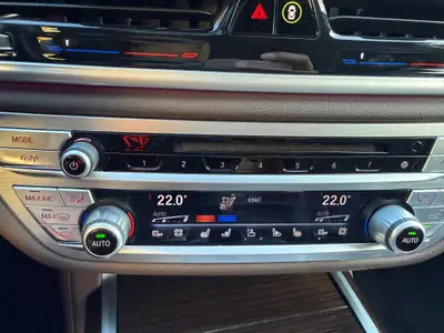 BMW 740d xDrive — Berline de prestige diesel, état impeccable et équipement complet — Thumbnail 18