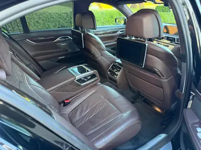 BMW 740d xDrive — Berline de prestige diesel, état impeccable et équipement complet — Thumbnail 19