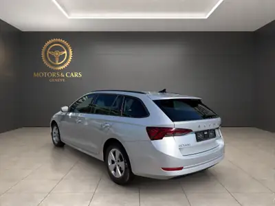 Skoda Octavia Combi 1.5 TSI mHEV — Hybride écologique, 77 000 km, grand coffre — Heckansicht
