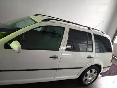 VW Golf Variant 2.0 — Monospace familial fiable, révisions complètes et pneus neufs — Seitenansicht
