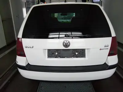 VW Golf Variant 2.0 — Monospace familial fiable, révisions complètes et pneus neufs — Armaturenbrett