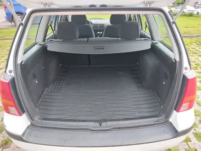 VW Golf Variant 2.0 — Monospace familial fiable, révisions complètes et pneus neufs — Innenraum