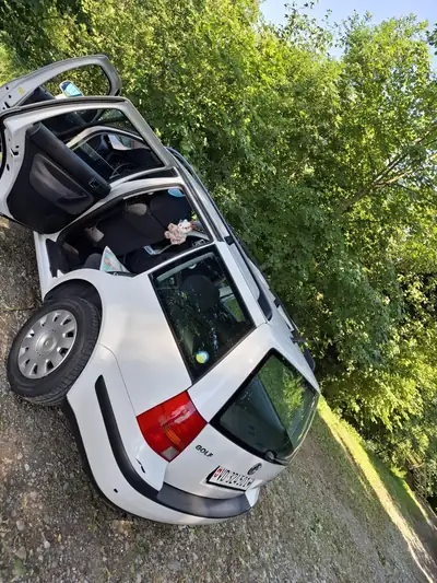 VW Golf Variant 2.0 — Monospace familial fiable, révisions complètes et pneus neufs — Miniatur 18