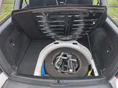 VW Golf Variant 2.0 — Monospace familial fiable, révisions complètes et pneus neufs — Miniatur 16