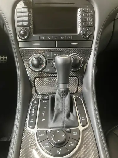 Mercedes-Benz SL 55 AMG — Cabriolet sport 516 ch, histoire et prestige — détail