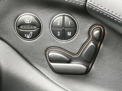 Mercedes-Benz SL 55 AMG — Cabriolet sport 516 ch, histoire et prestige — Miniature 7