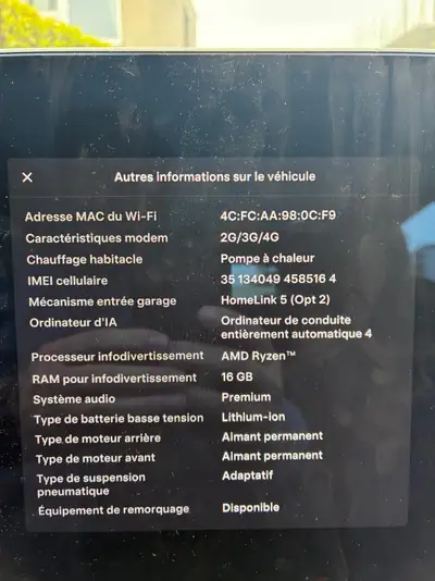 Tesla Model S 2023 — Berline électrique haute performance, 55 000 km seulement — dettaglio