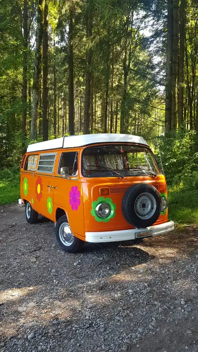 VW T2 Westfalia 1974 — L'icône du camping-car vintage, moteur essence fiable — Seitenansicht