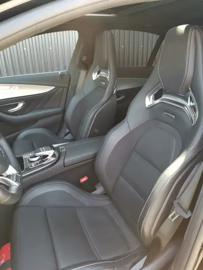 Mercedes-Benz E 63 AMG 4MATIC+ — 660 ch de performance brute, kilométrage exceptionnel — Detail
