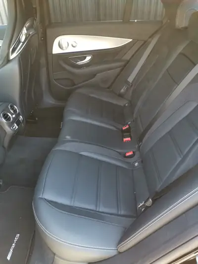 Mercedes-Benz E 63 AMG 4MATIC+ — 660 ch de performance brute, kilométrage exceptionnel — Miniatur 7