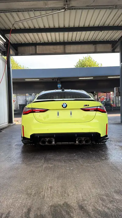 BMW M4 Coupé Competition — 510 ch, toit carbone, finition jaune métallisée — Miniatura 8