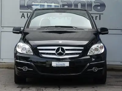 Mercedes-Benz B 180 CDI — Monospace compact diesel, entretien maîtrisé — rear view