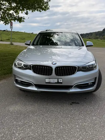 BMW 320i xDrive Gran Turismo — Spacieux, performant, première main avec 70'000 km — vista esterna